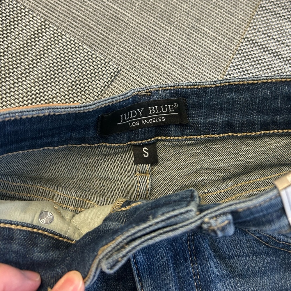 Judy Blue Dark Wash Denim Shorts - Picture 3 of 3